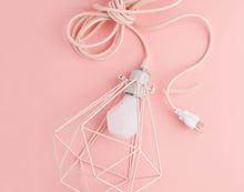 Load image into Gallery viewer, Grounded Porcelain Socket - White